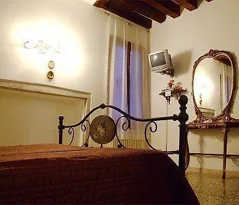 Corte Del Paradiso 2*