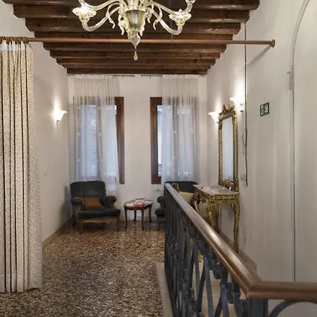 Corte Del Paradiso 2*
